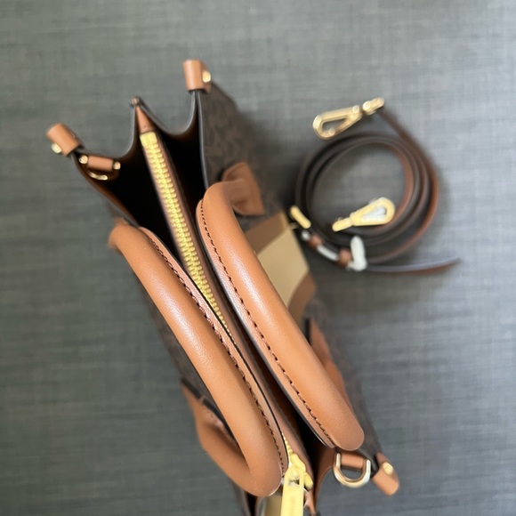 NWT MICHAEL KORS CENTER STRIPE MAPLE SMALL SATCHEL - Picture 4 of 7